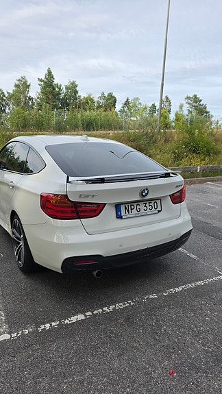 BMW 320d 3 of 5