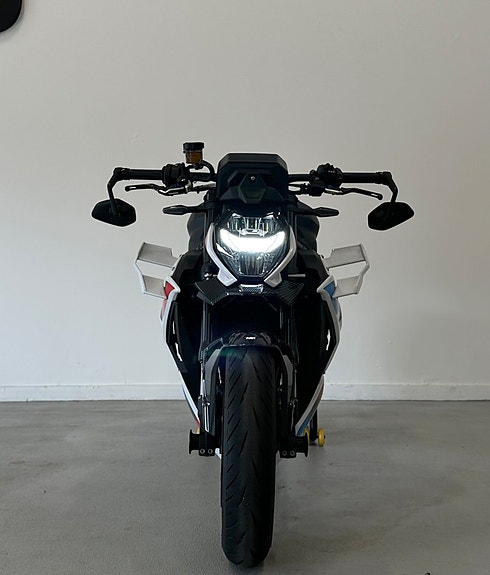 BMW Motorrad m 1000 R 1.0 | Serviceavtal | Akrapovic | Helsystem 7 of 13