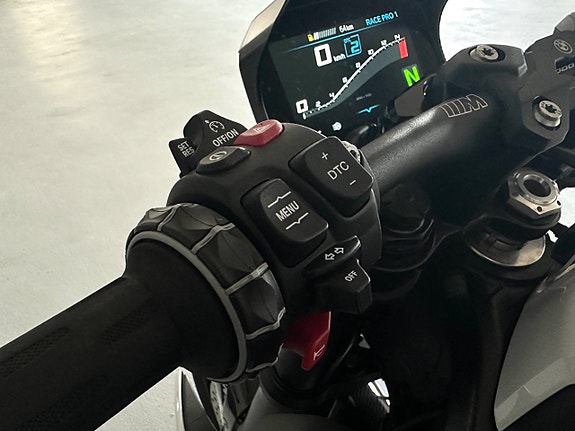 BMW Motorrad m 1000 R 1.0 | Serviceavtal | Akrapovic | Helsystem 13 of 13