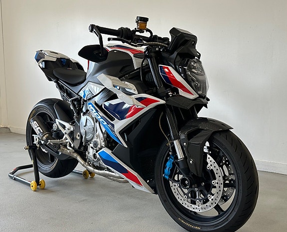 BMW Motorrad m 1000 R 1.0 | Serviceavtal | Akrapovic | Helsystem 2 of 13