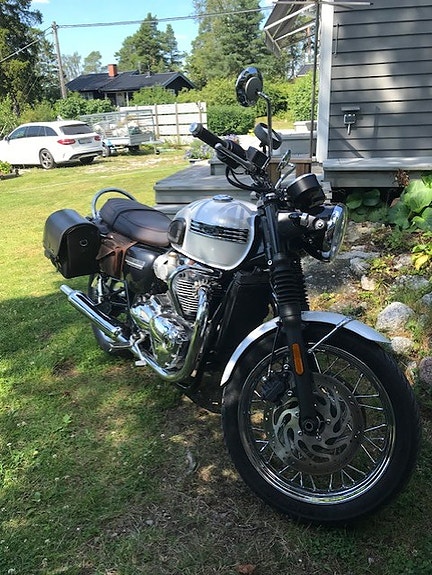 Triumph BONNEVILLE T120 DIAMOND 5 of 9
