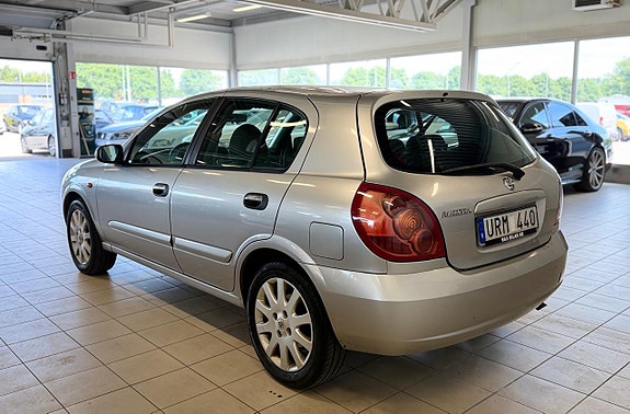Nissan Almera 4 of 5