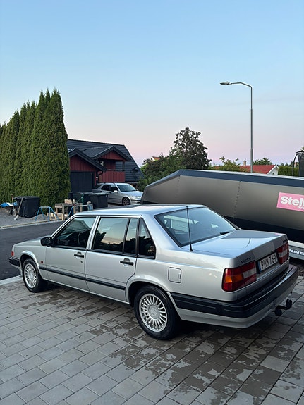 Volvo 940 2 of 5