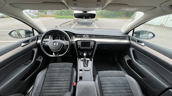 Volkswagen Passat 7 of 11