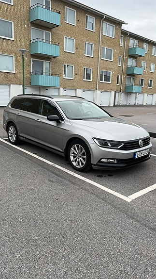 Volkswagen Passat 2 of 5