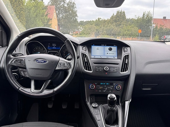 Ford Focus 9 of 14