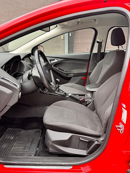 Ford Focus 10 of 14
