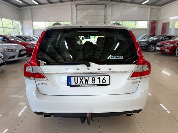 Volvo V70 11 of 16