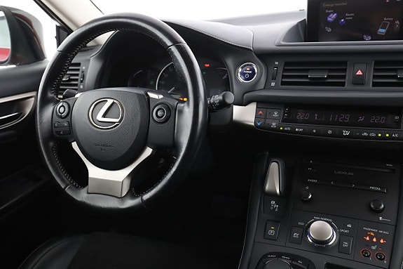 Lexus CT200h 14 of 30