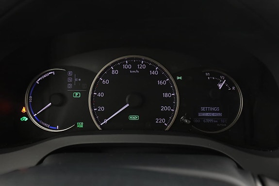 Lexus CT200h 20 of 30