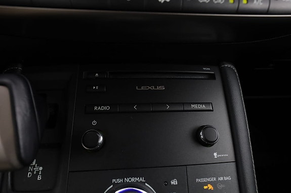 Lexus CT200h 25 of 30