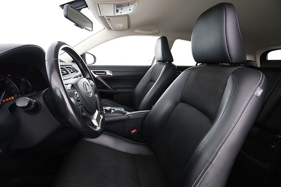 Lexus CT200h 11 of 30