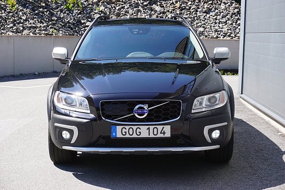Volvo XC70 3 of 5