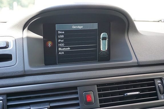 Volvo XC70 27 of 30