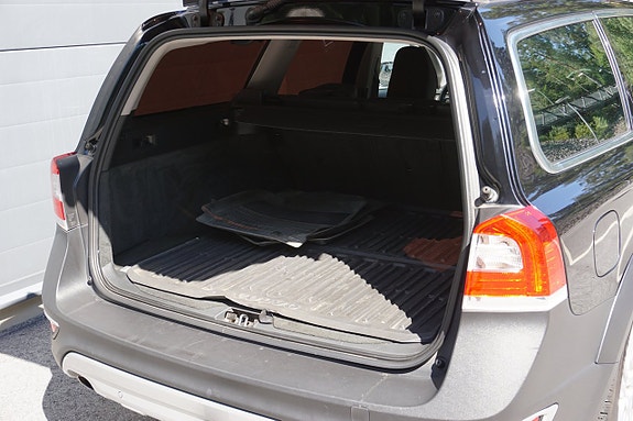 Volvo XC70 11 of 30