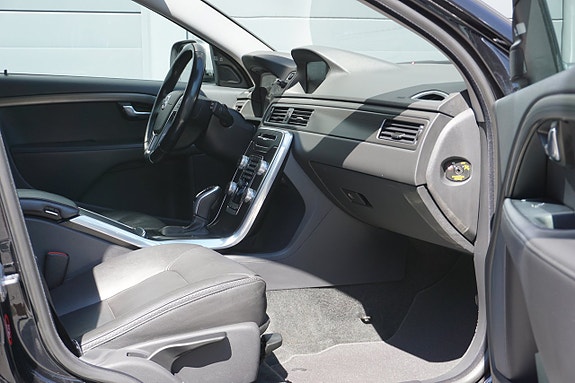 Volvo XC70 17 of 30