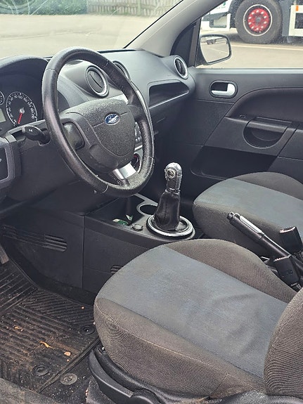 Ford Fiesta 5 of 5
