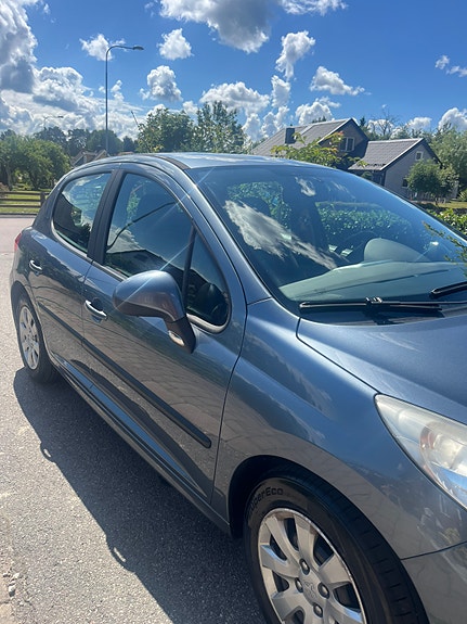 Peugeot 207 2 of 5