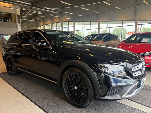 Mercedes-Benz E220 d 3 of 20