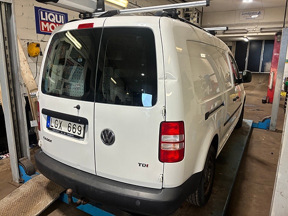Volkswagen Caddy Maxi 4 of 5