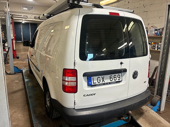 Volkswagen Caddy Maxi 3 of 5