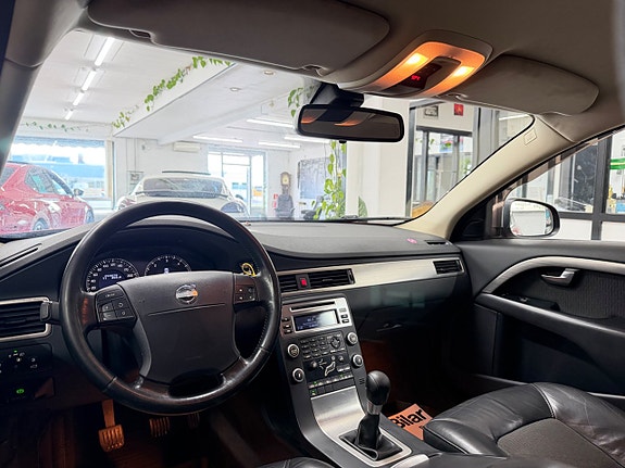 Volvo V70 25 of 30