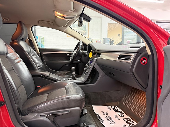 Volvo V70 14 of 30