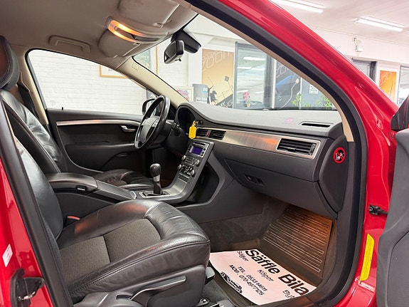 Volvo V70 13 of 30