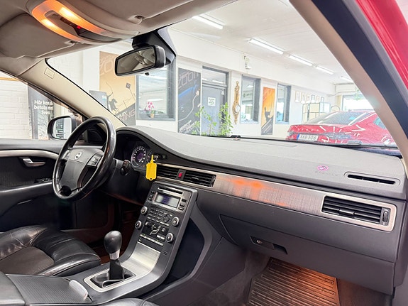Volvo V70 15 of 30