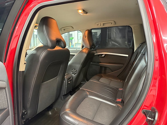 Volvo V70 24 of 30