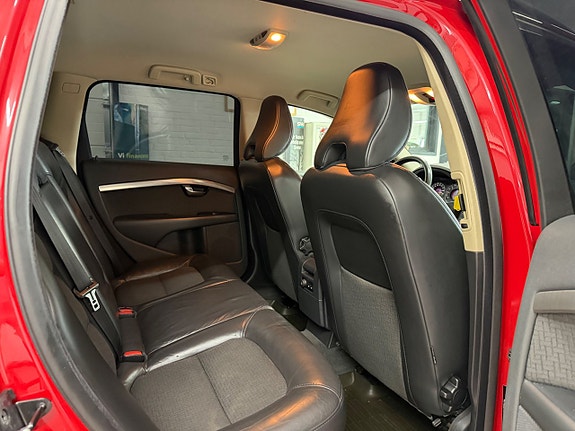 Volvo V70 16 of 30