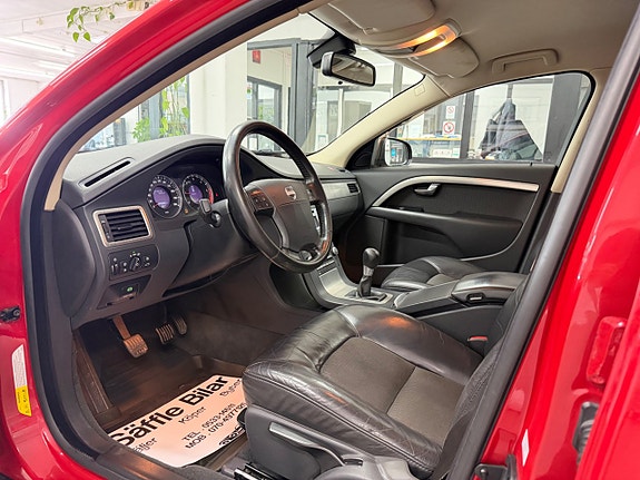 Volvo V70 26 of 30