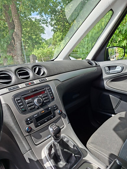 Ford Galaxy 7 of 15