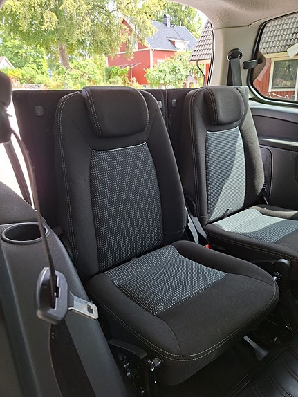 Ford Galaxy 11 of 15