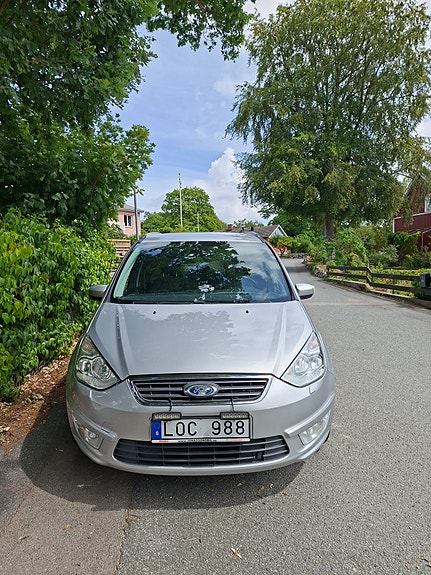 Ford Galaxy 4 of 5