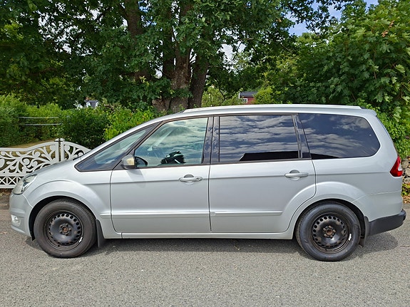 Ford Galaxy 3 of 5