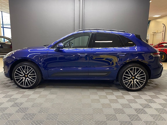 Porsche Macan 2 of 5