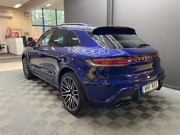 Porsche Macan 3 of 5