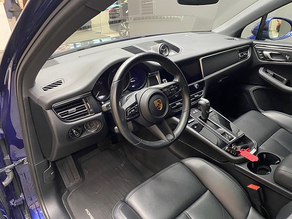 Porsche Macan 9 of 11