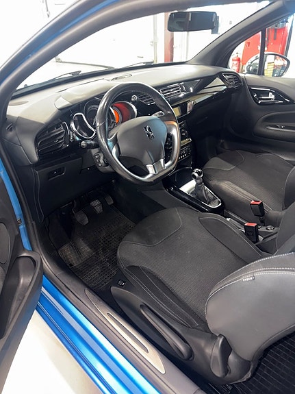 Citroen DS3 2 of 5
