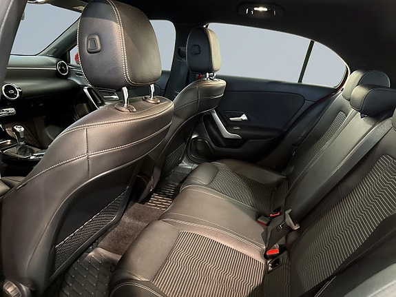 Mercedes-Benz A180 13 of 19