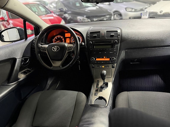 Toyota Avensis 8 of 11