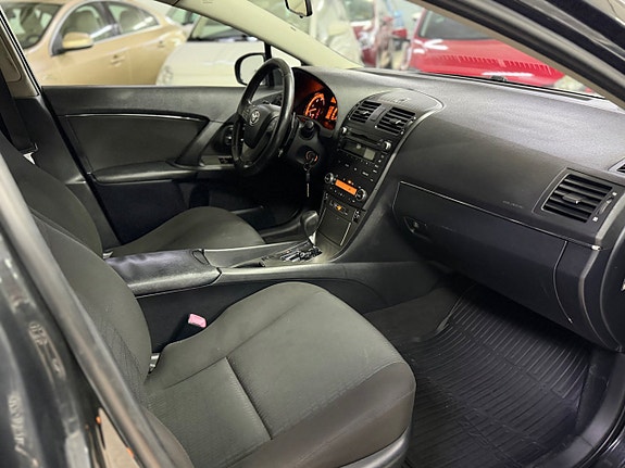 Toyota Avensis 10 of 11