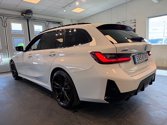 BMW 330e 3 of 5