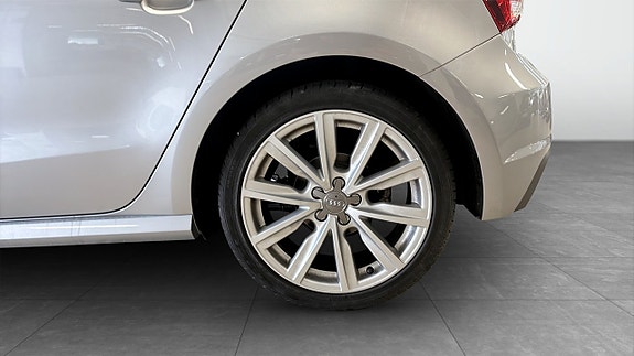 Audi A1 6 of 12