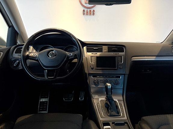 Volkswagen Golf Alltrack 12 of 20
