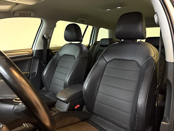 Volkswagen Golf Alltrack 9 of 20
