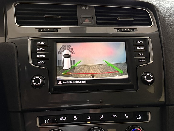 Volkswagen Golf Alltrack 14 of 20