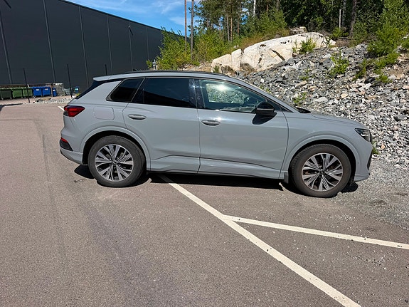 Audi Q4 e-tron 2 of 3