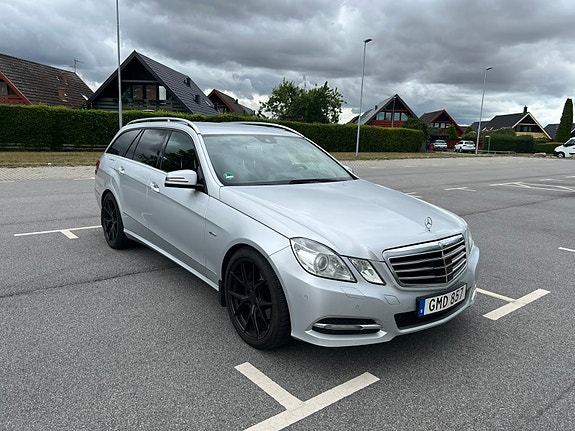 Mercedes-Benz E350 2 of 5